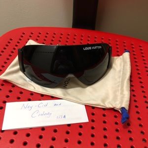 LV INTERGALATIC SUNGLASSES